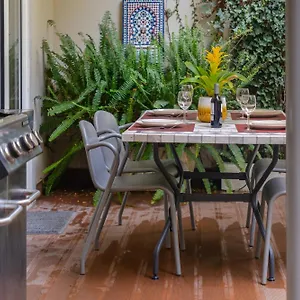 Garden Retreat , Lisbona Portogallo